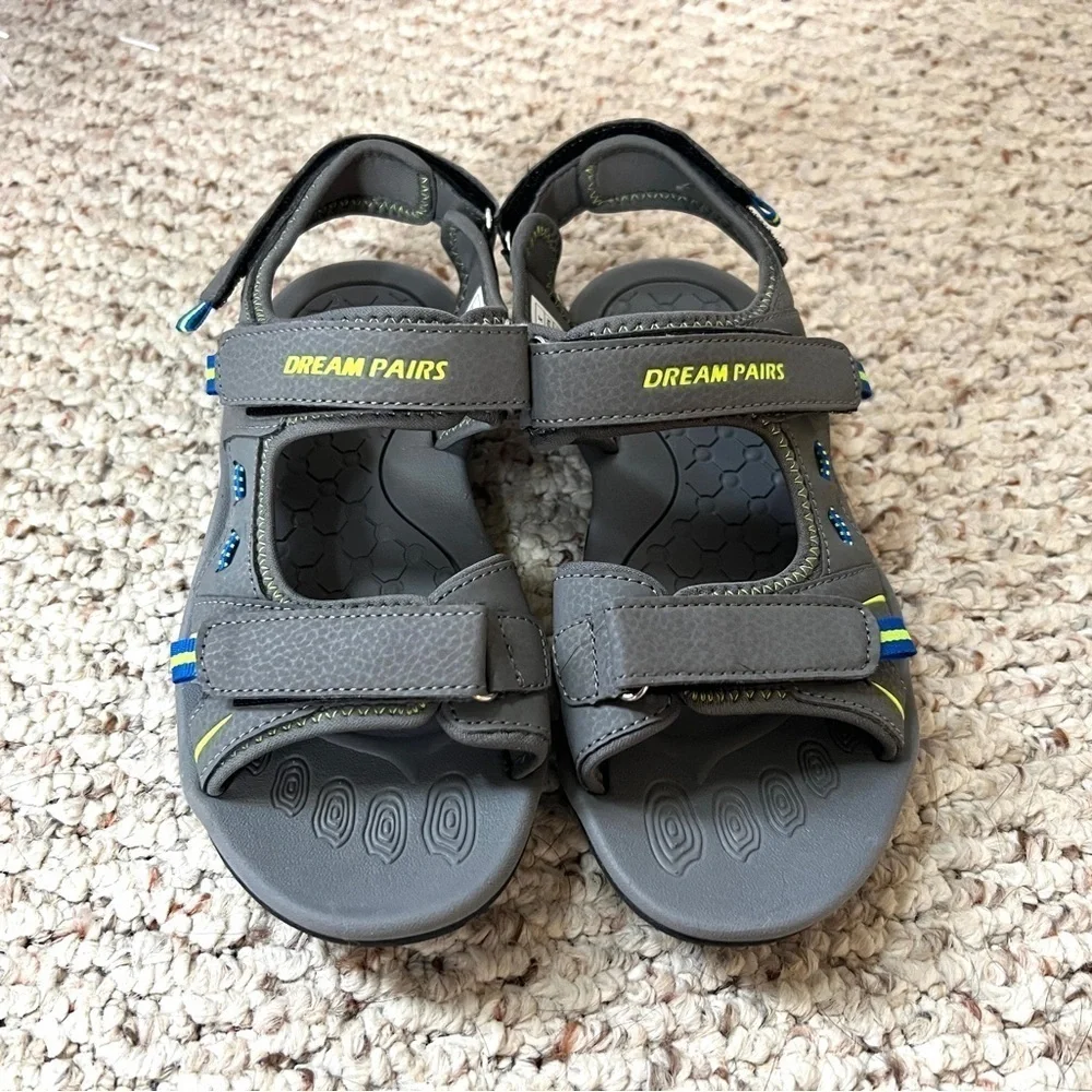 Boys sandals, shoes, size 5 ￼